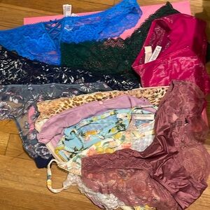 NWT Victoria’s Secret 10 lace cotton panty thong lot M-L